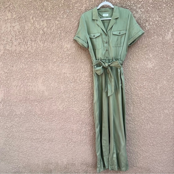 UNTUCKit Jumpsuit  Woman’s size large earthy‎ green minimalist - Picture 4 of 15